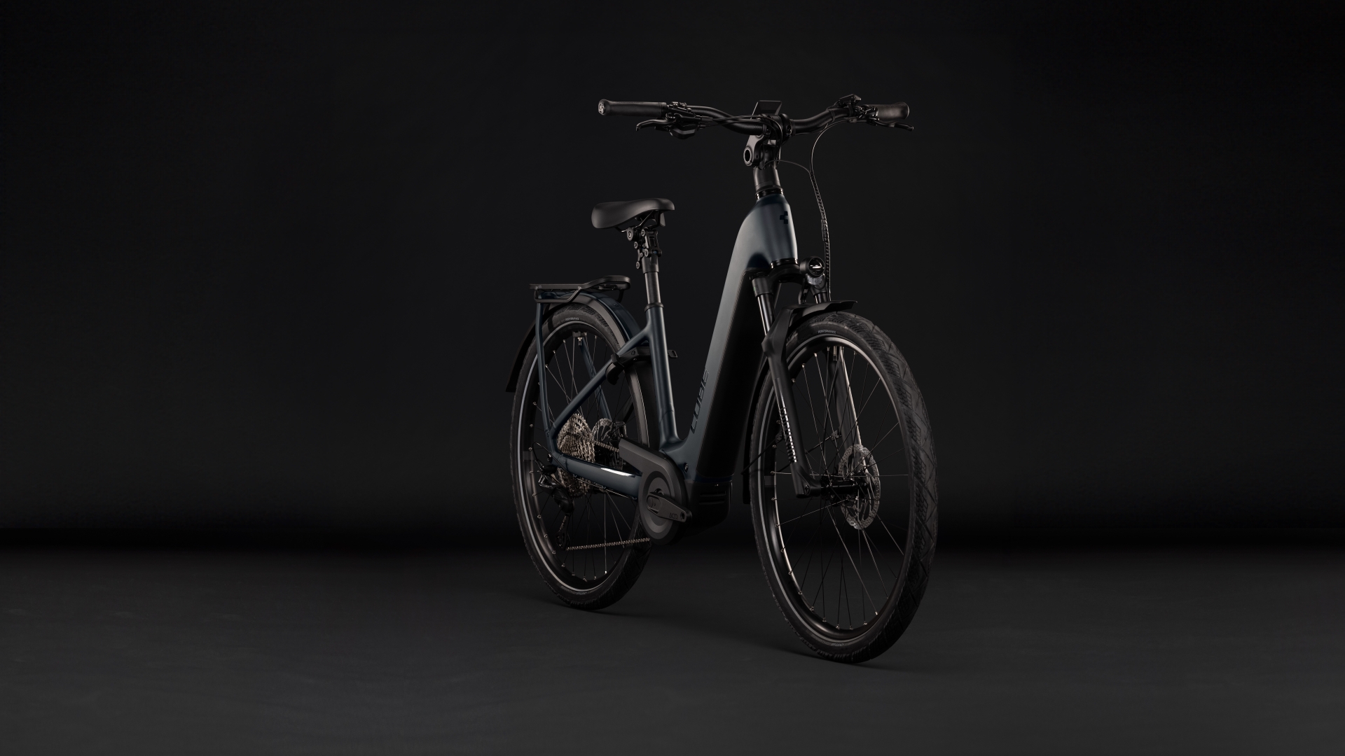 Cube Kathmandu Hybrid Pro 800 coal´n´black - Easy Entry 50 cm