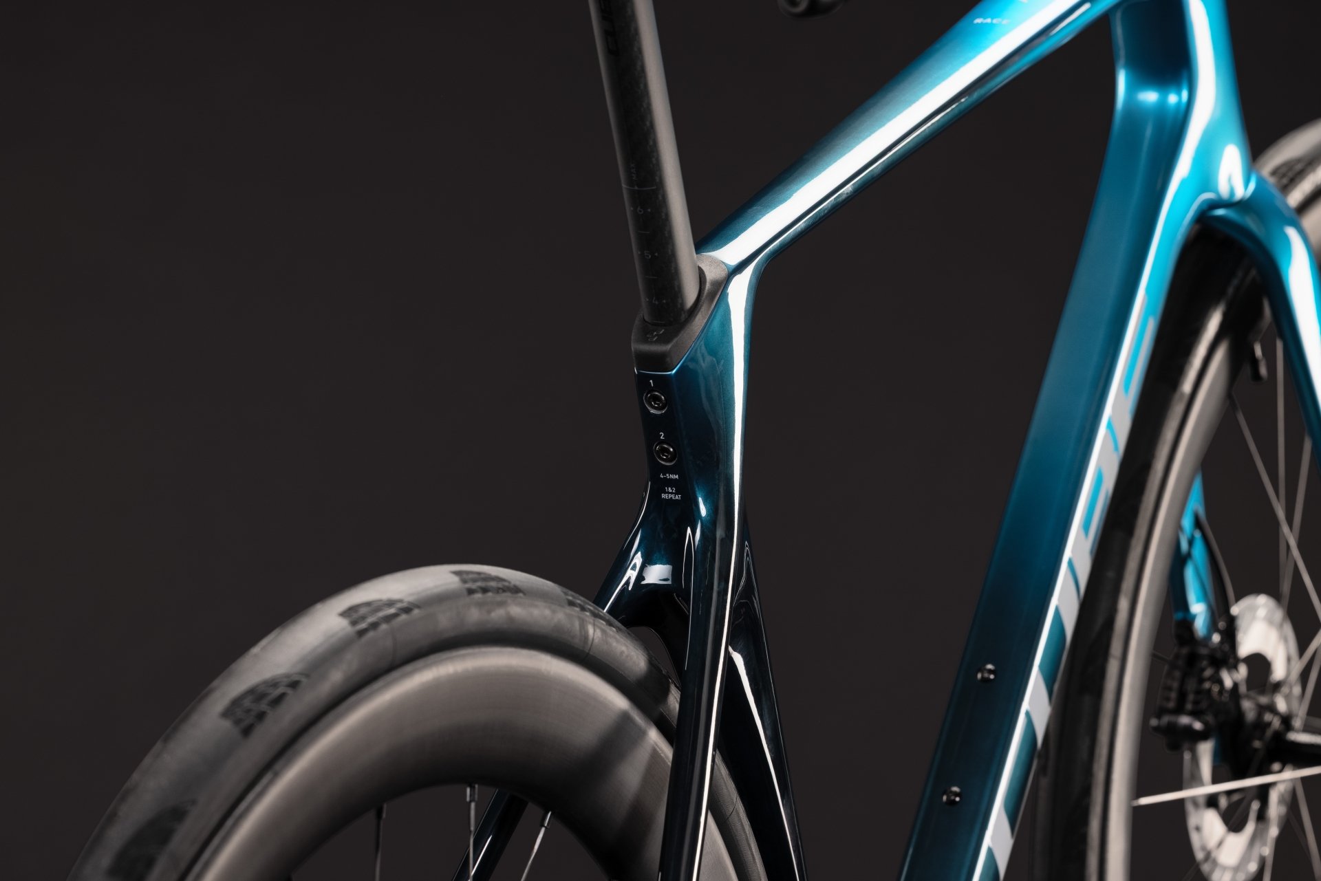 Cube Agree C:62 Race chromeblue´n´liquidblue - 53 cm