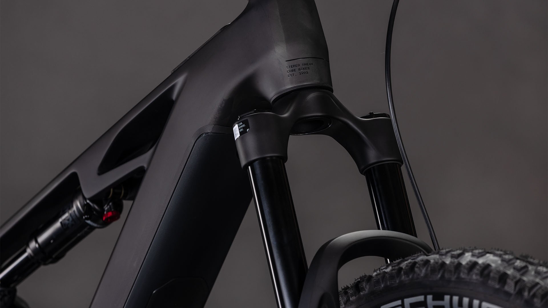 Cube Stereo Hybrid ONE44 HPC Race 800 blackline M