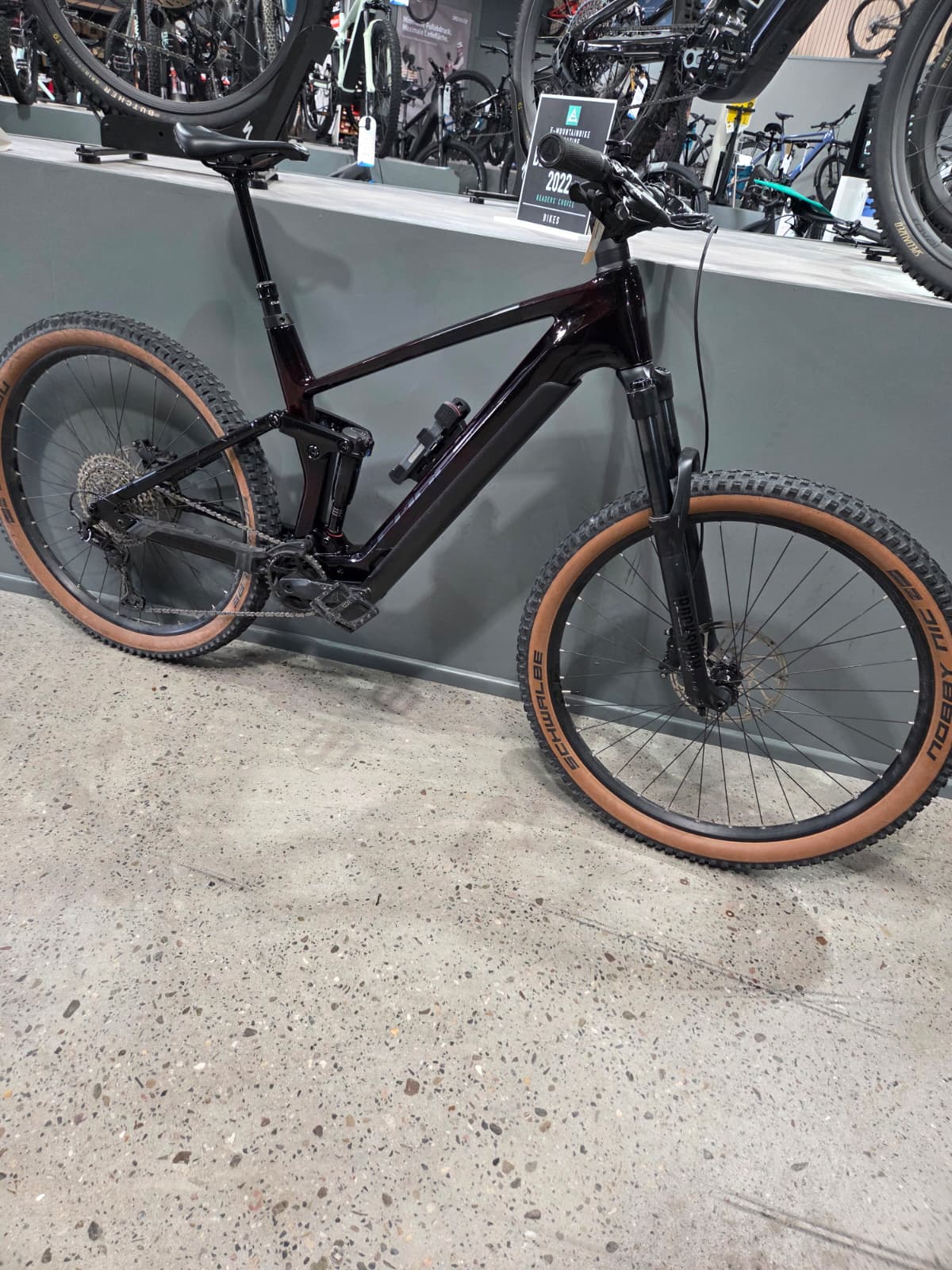 Stereo Hybrid 140 HPC Race Größe XL - liquidred 1450km