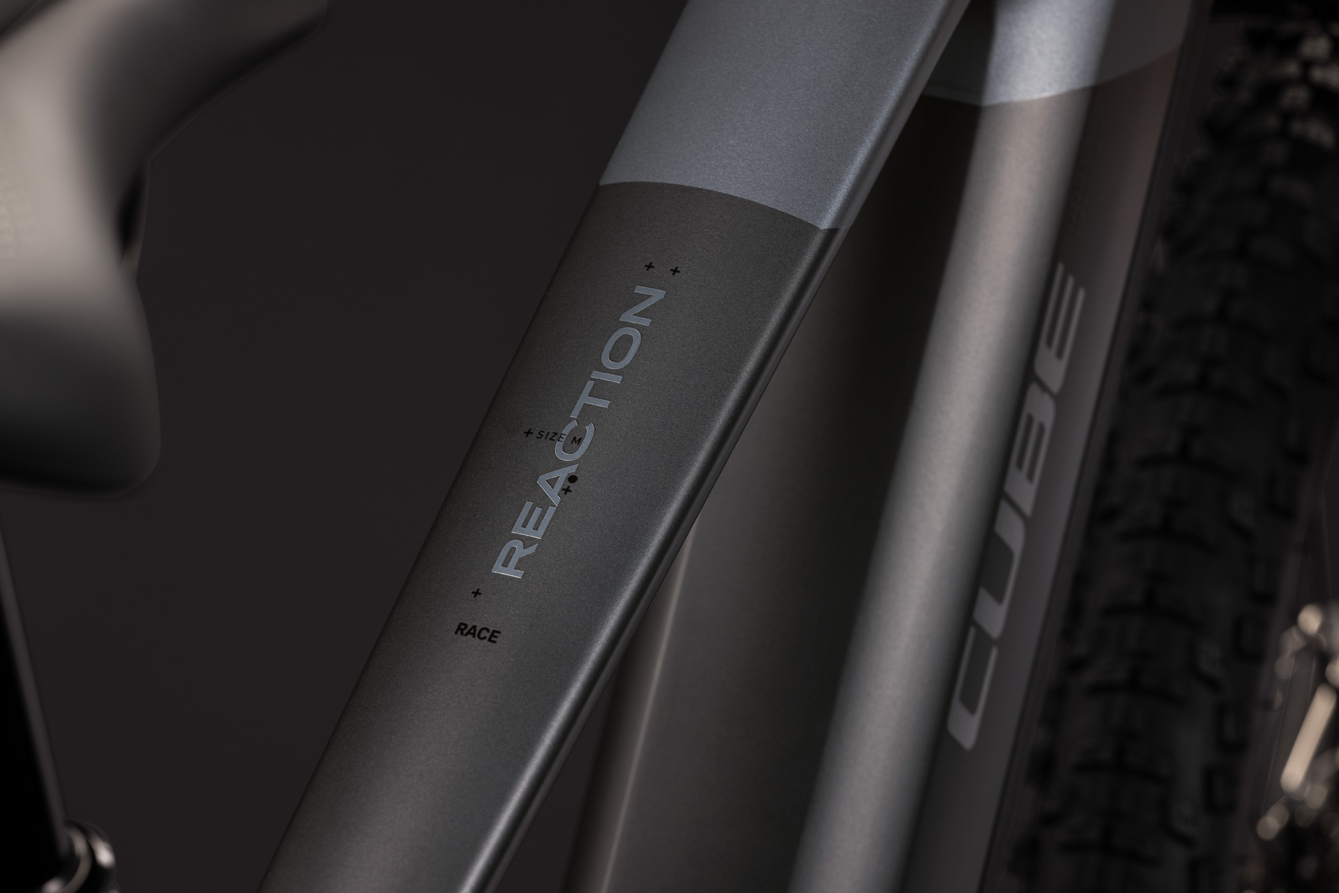 Cube Reaction Hybrid Race 800 slabgrey´n´chrome - S
