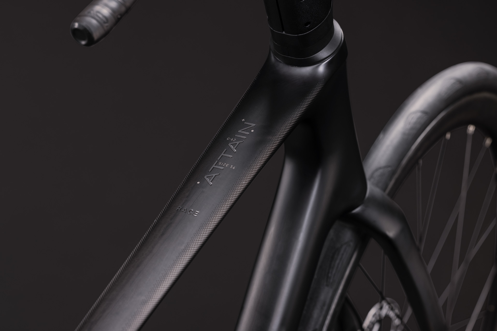 Cube Attain C:62 Race carbon´n´coalchrome - 62 cm