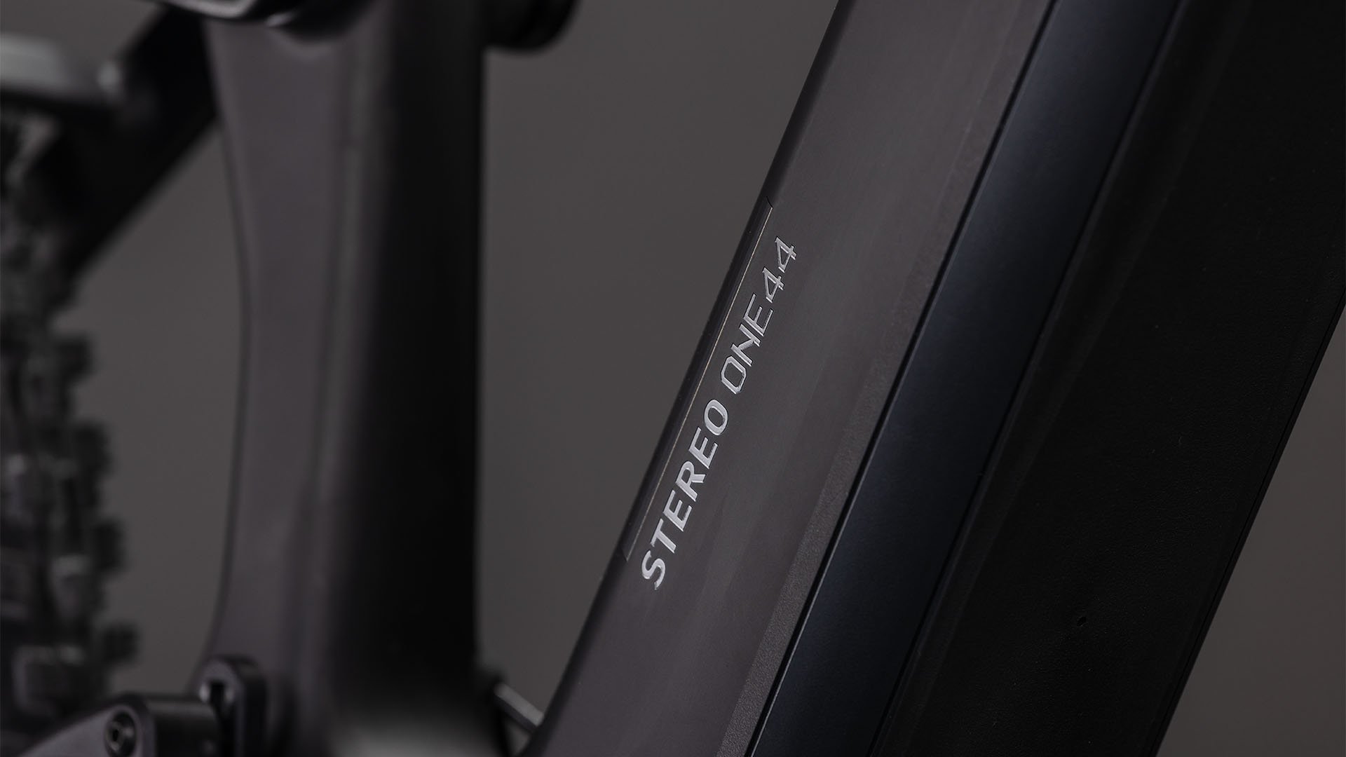Cube Stereo Hybrid ONE44 HPC Race 800 blackline M