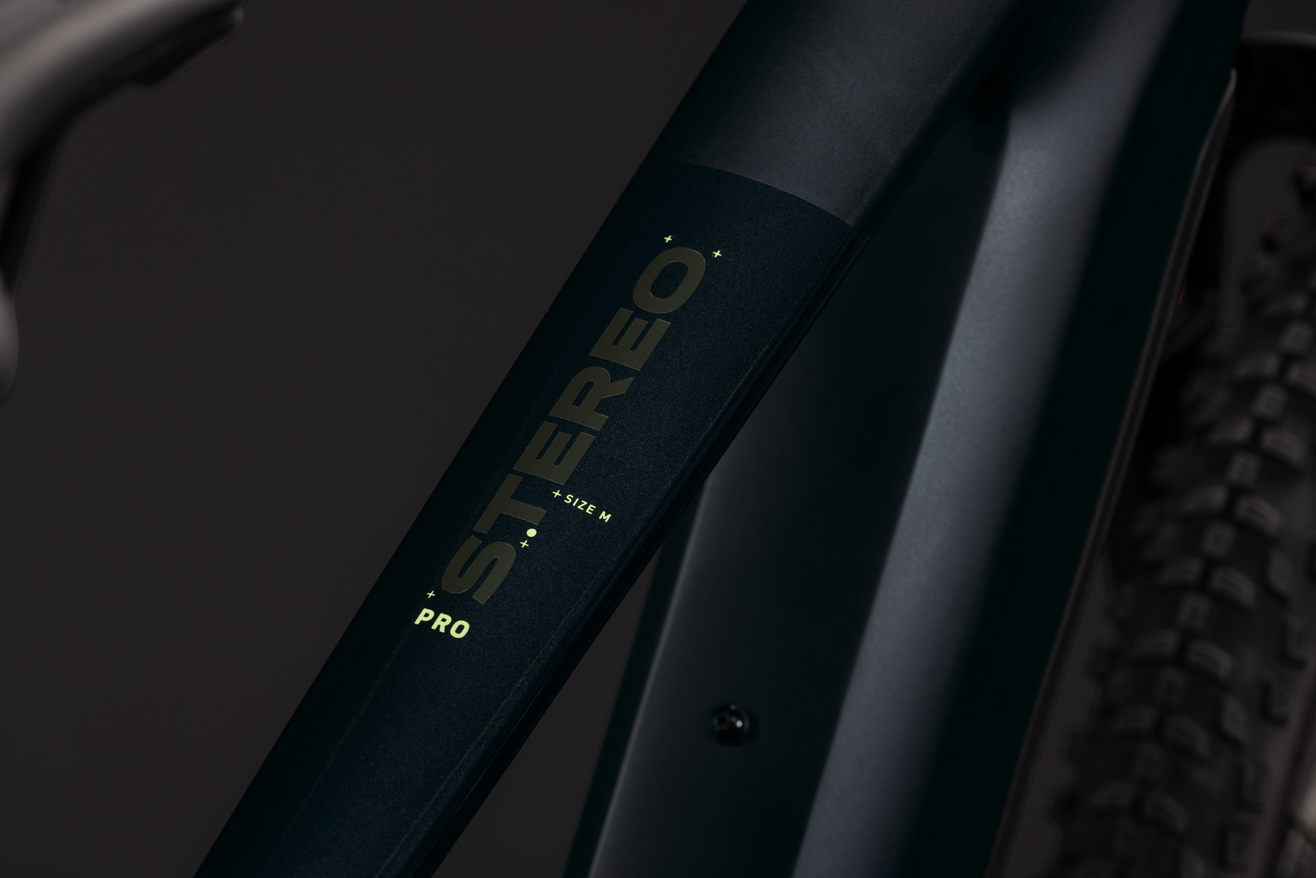 Cube Stereo Hybrid ONE44 Pro 800 coal´n´black - L