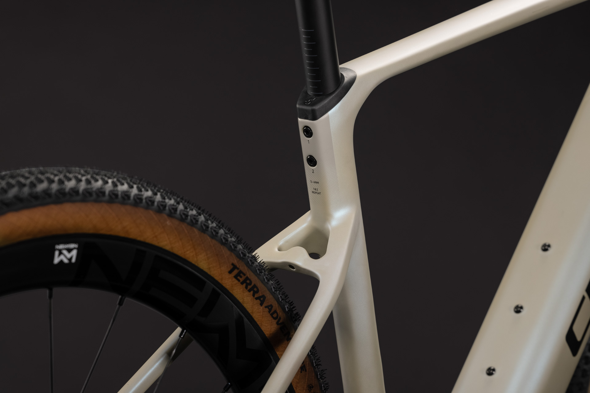 Cube Nuroad Hybrid C:62 SLX 400X glintsand´n´black - XL