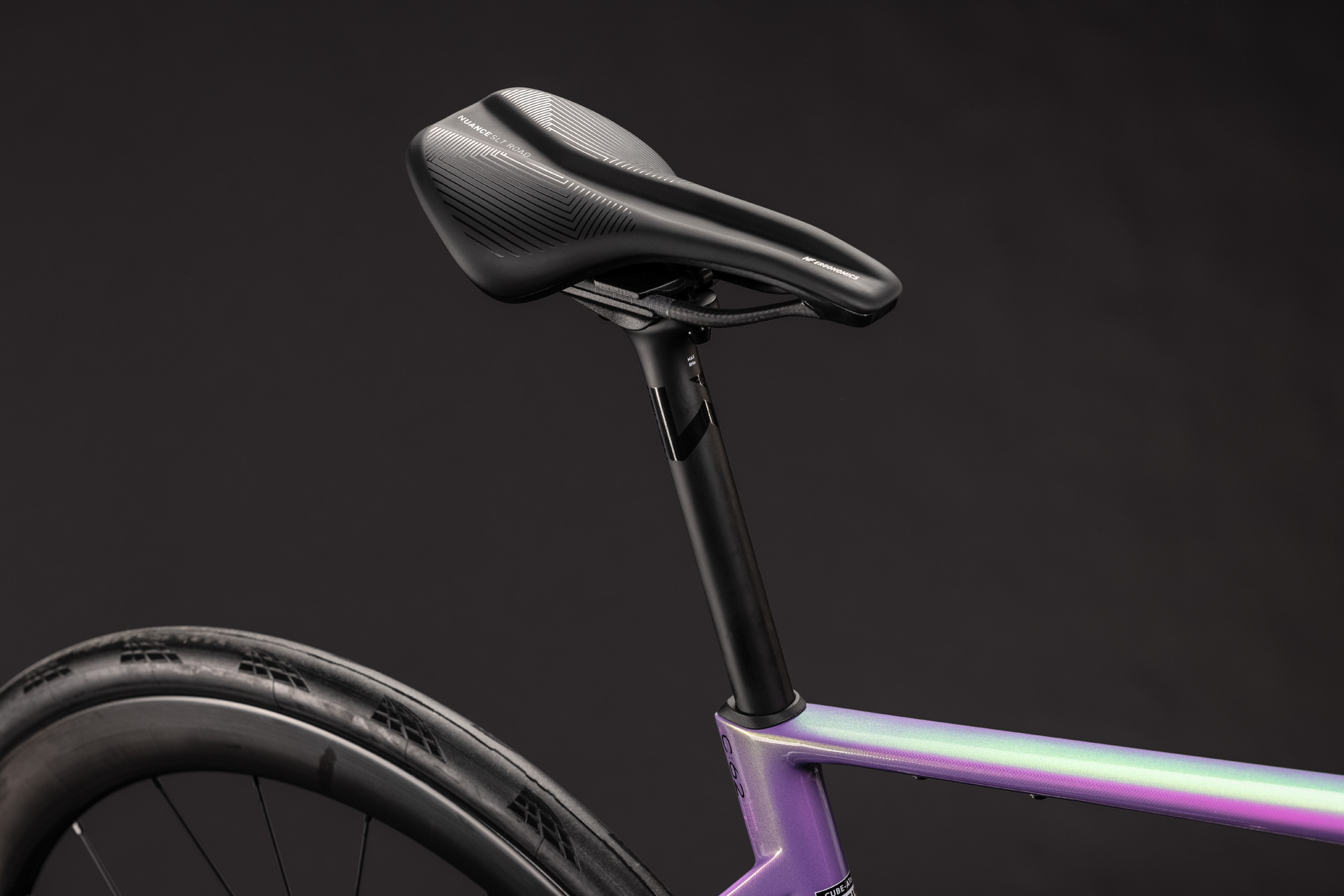 Cube Attain C:62 SLT cosmicpurple´n´black - 50 cm